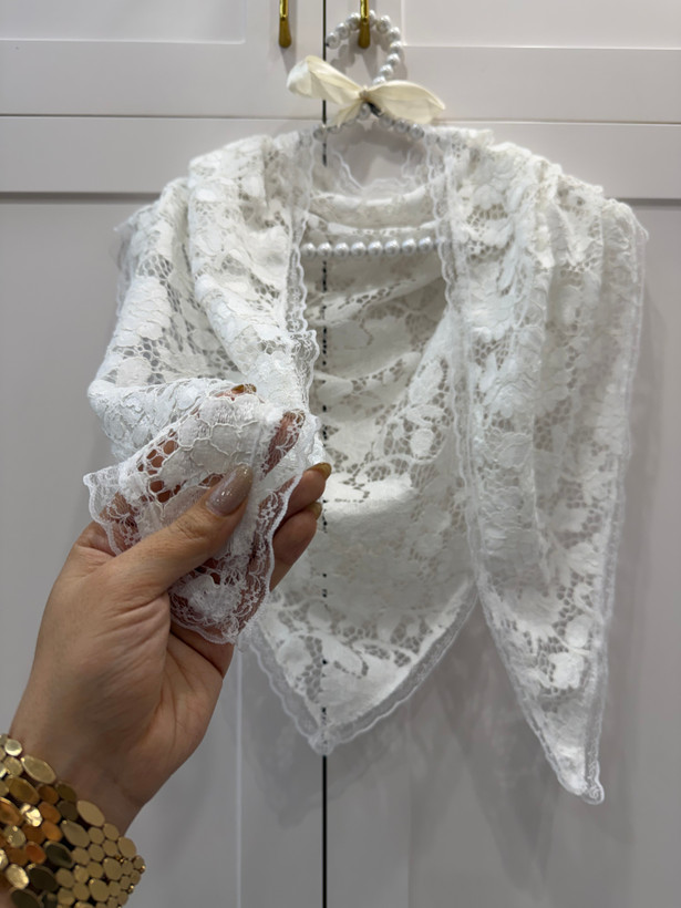 روسری مجلسی گیپور مخمل کوب دور دانتل سفید