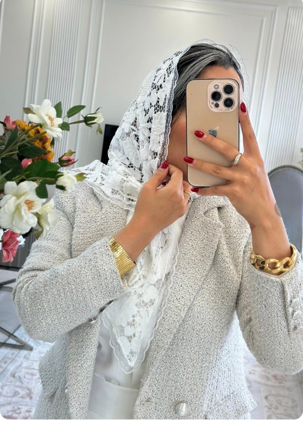 روسری مجلسی گیپور مخمل کوب دور دانتل سفید