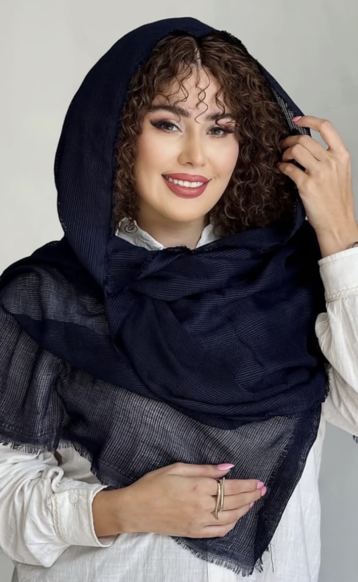شال سورمه ای حصیری دور ریش نخی کنفی