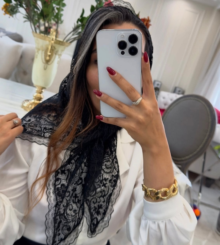 روسری سه گوش گیپور دور دانتل مشکی قواره ۱۲۰