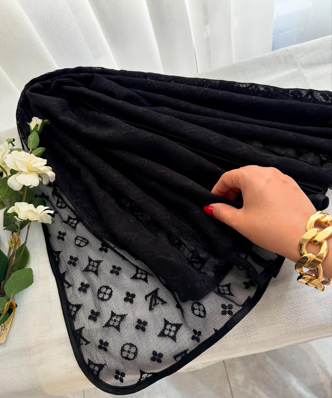 شال مجلسی مشکی مارک لویی ویتون دور گان دورزی شده