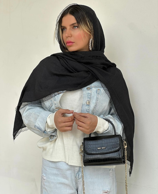 شال مشکی نخ اسلپ دور دانتل
