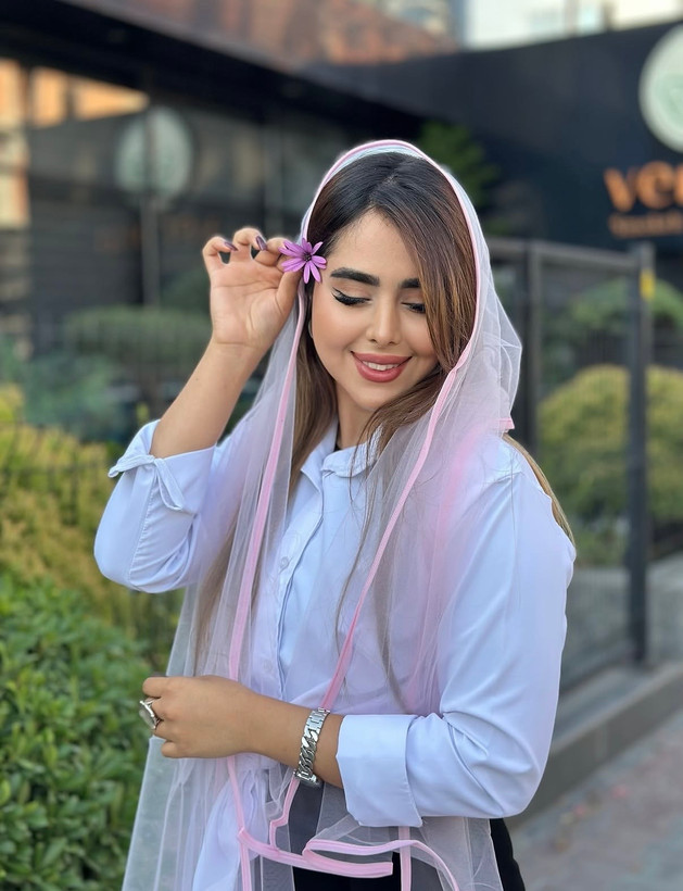شال توری ساده لبه نوار دوزی قهوه ای دارای رنگ بندی