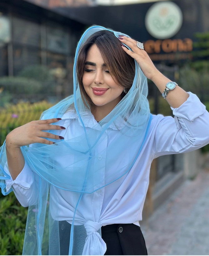 شال توری ساده لبه نوار دوزی قهوه ای دارای رنگ بندی