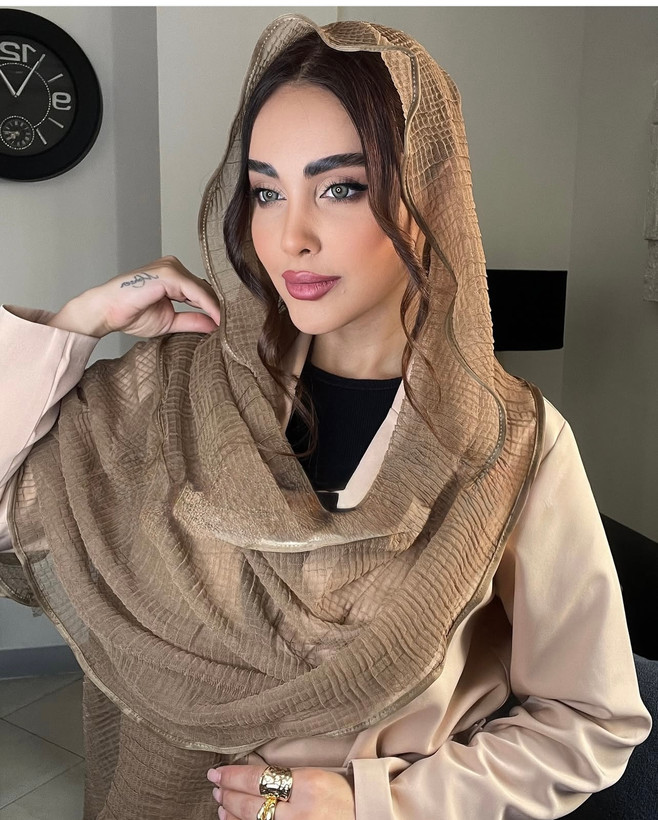 شال عروسکی کنفی توری پلیسه دور نواردوزی دارای رنگ بندی