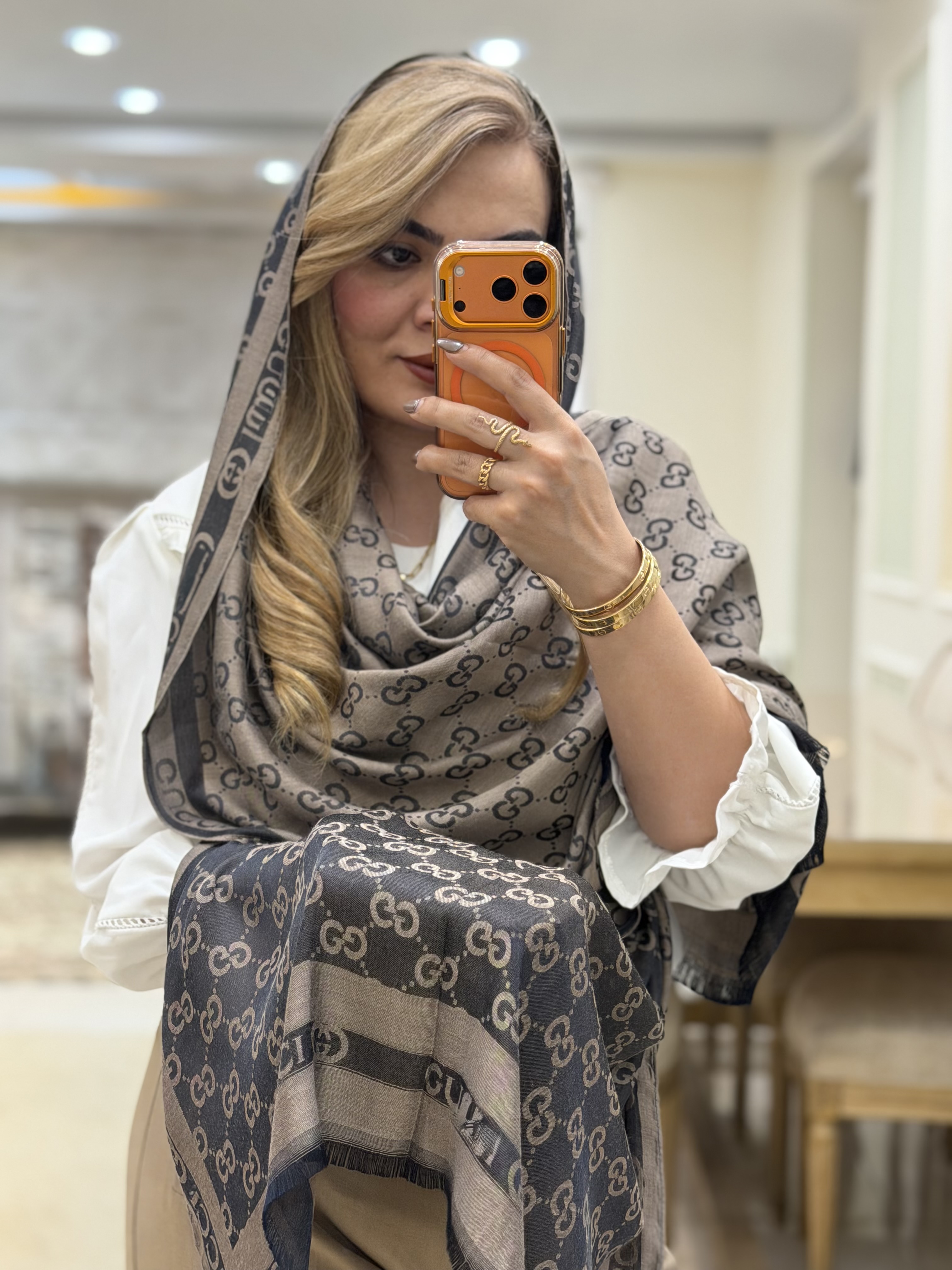 شال گوچی سورمه ای کرم ژاکارد نخ چهارفصل