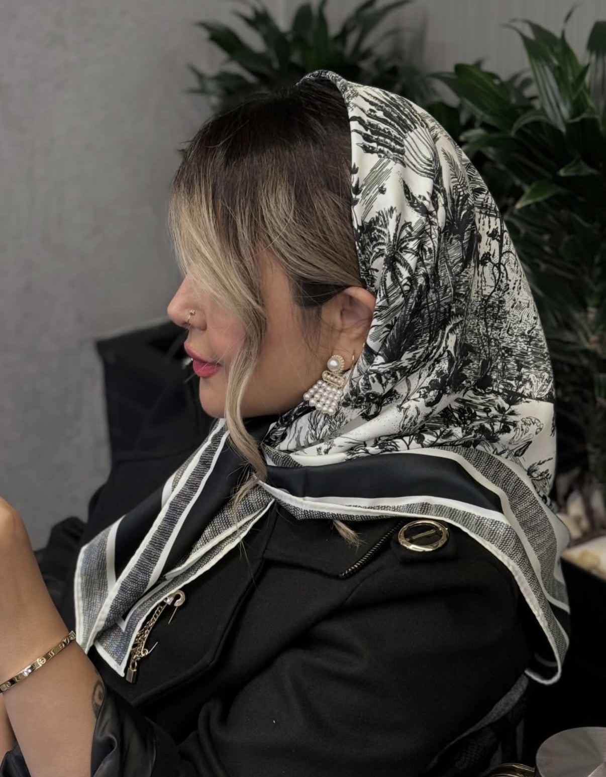 روسری قواره ۹۰ دیور جنگل جنس توییل وارداتی